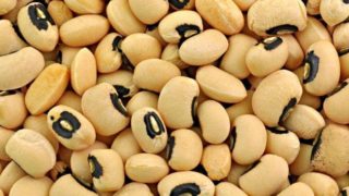Cowpeas spread on a table
