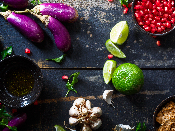 A flat lay picture of Baba ganoush ingredients