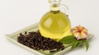 10 Amazing Essential Oils for Pain Relief