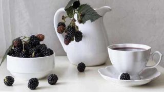 8 Amazing Benefits of Blackberry Tea
