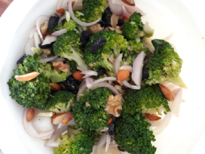 Assemble all the ingredients of broccoli salad together