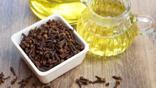 16 Surprising Benefits of Clove Oil