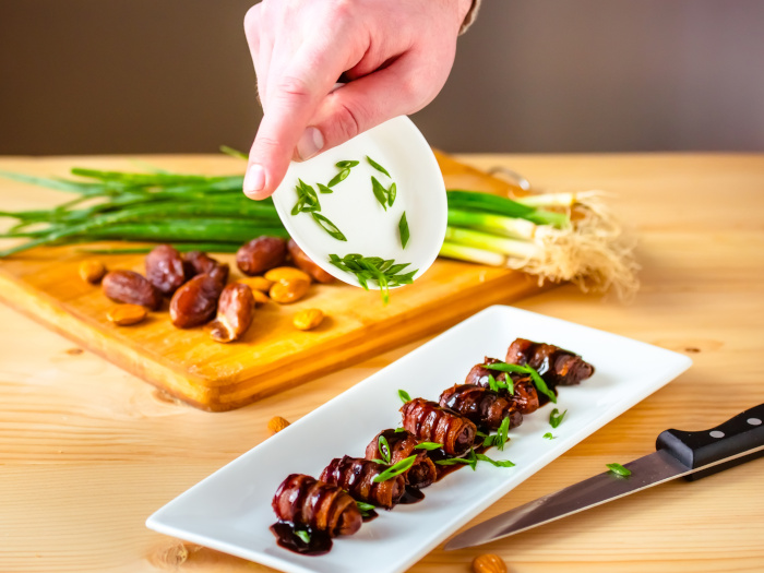 Delicious Bacon-Wrapped Dates Recipe Delicious Bacon-Wrapped Dates Recipe