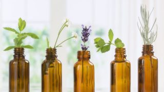 9 Essential Oils for an Earache & Ear Infections