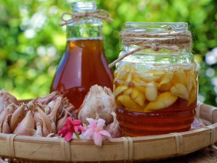 Garlic And Honey: Recipe, Benefits, & Uses | Organic Facts