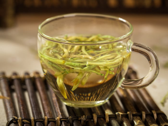 Honeysuckle Tea: Recipe & 5 Top Benefits | Organic Facts
