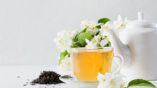 What Is Jasmine Tea & How To Make It