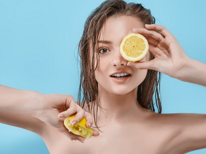 7 Amazing Ways to Use Lemon Juice for Hair Growth | Organic Facts