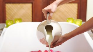 What is a Milk Bath: Benefits, DIY & Safety