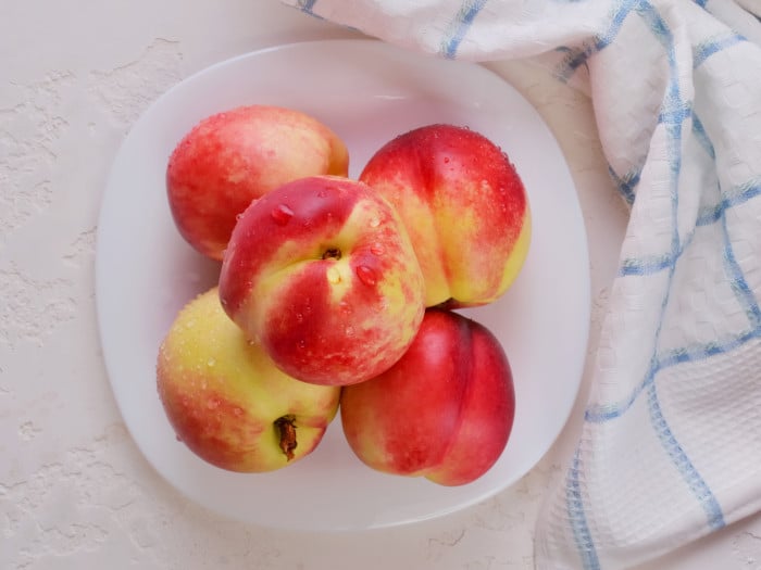 12 Facts About Nectarines 