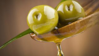 4 Benefits of Olive Juice & How To Make