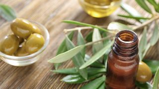 Olive Leaf Extract: Benefits, Uses, & Side Effects