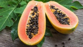 How to Eat Papaya