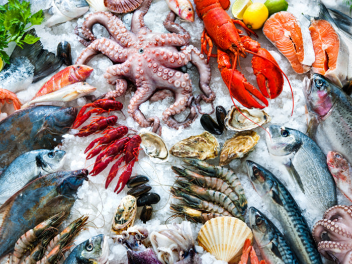 All types of seafood on ice