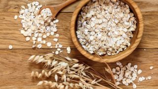 A flat lay picture of a bowl of rolled oats