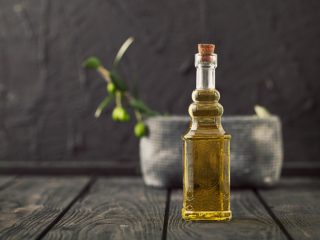 8 Surprising Benefits of Snake Oil | Organic Facts