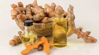 12 Amazing Turmeric Essential Oil Benefits & Uses