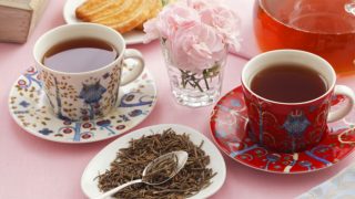 7 Incredible Benefits of Valerian Root Tea
