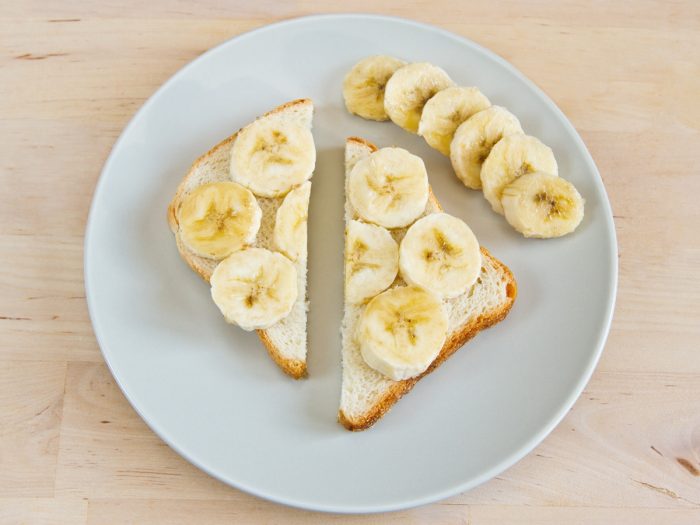 Bread with sliced banana - BRAT diet (Bananas, Rice, Applesauce, Toast)