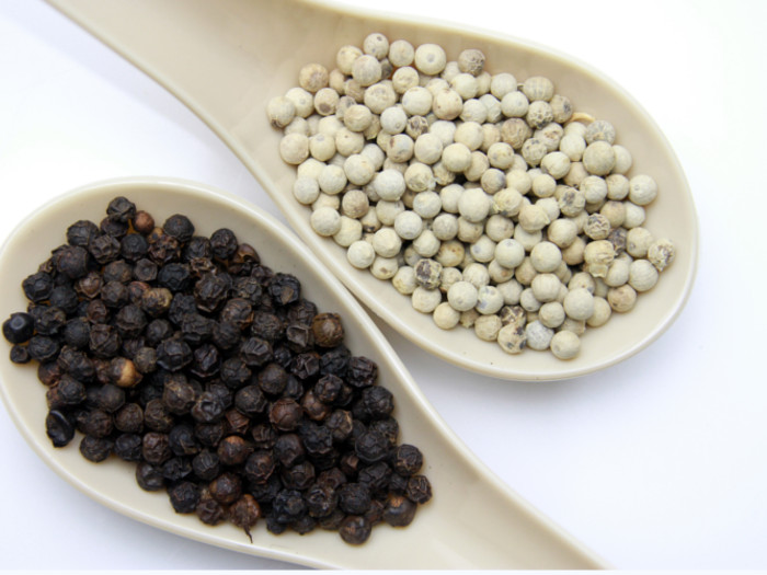 White Pepper vs Black Pepper vs Red Pepper Organic Facts