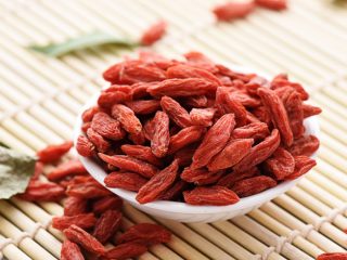 11 Best Benefits of Goji Berry or Wolfberry | Organic Facts